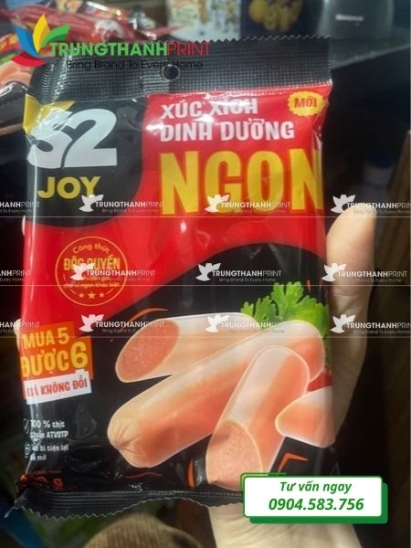 bao bì xúc xích in thương hiệu