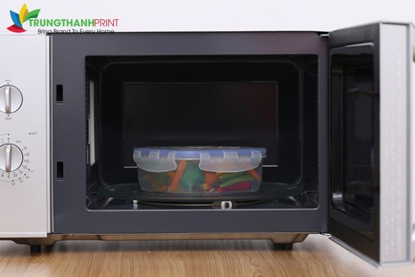 cách làm mềm nhựa cứng bằng lò vi sóng