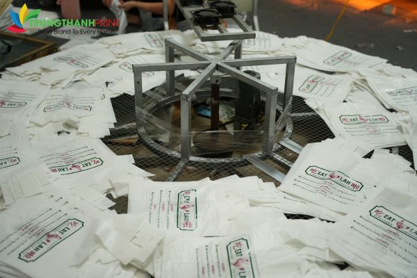 quy trình in lụa gia công 