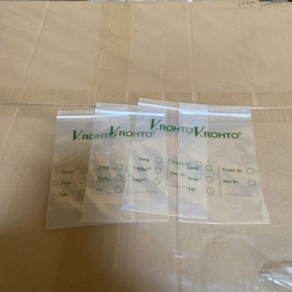 túi zip chỉ trắng thương hiệu rohto